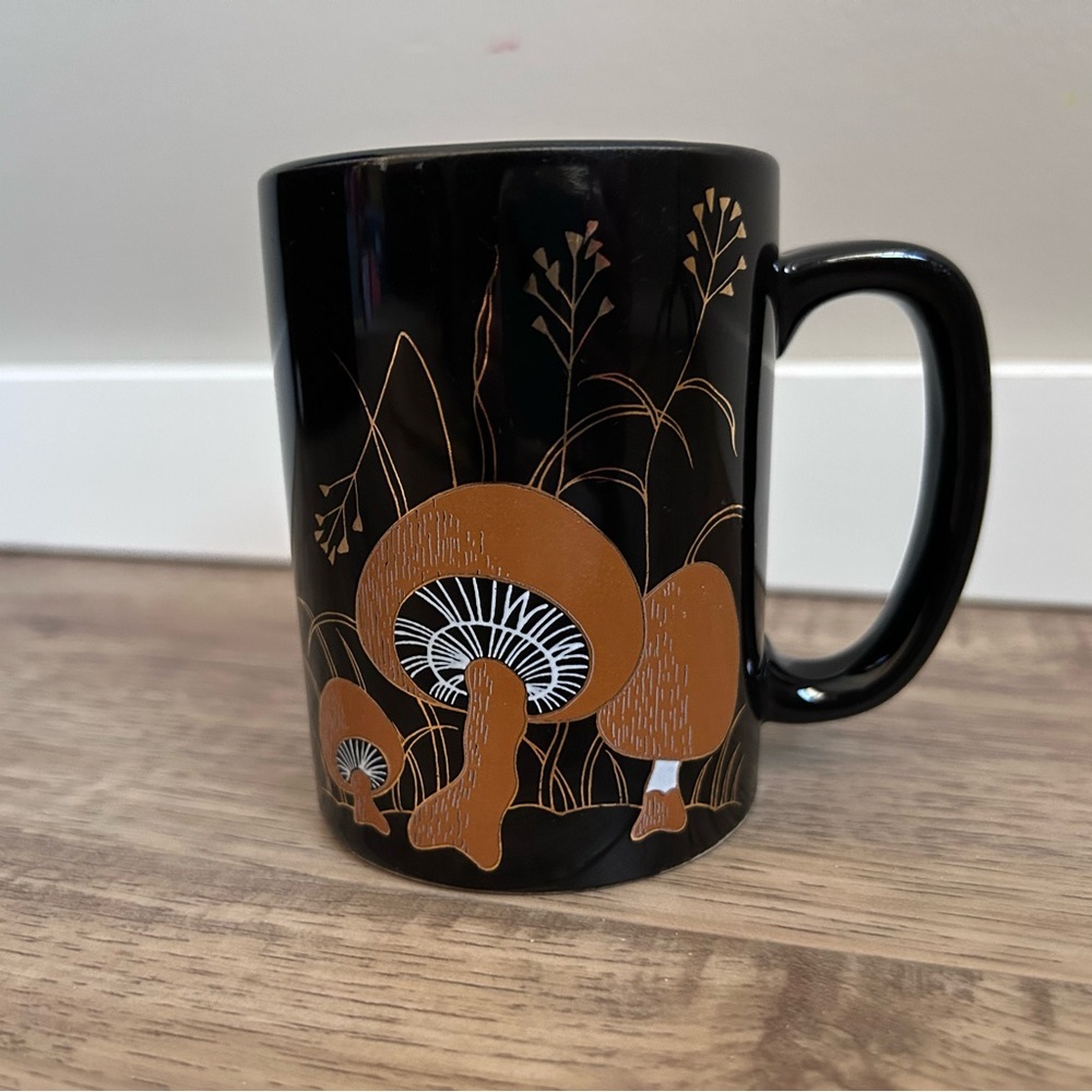 Mushroom botanical graphic black brown gold coffee mug tea trendy - Picture 4 of 10